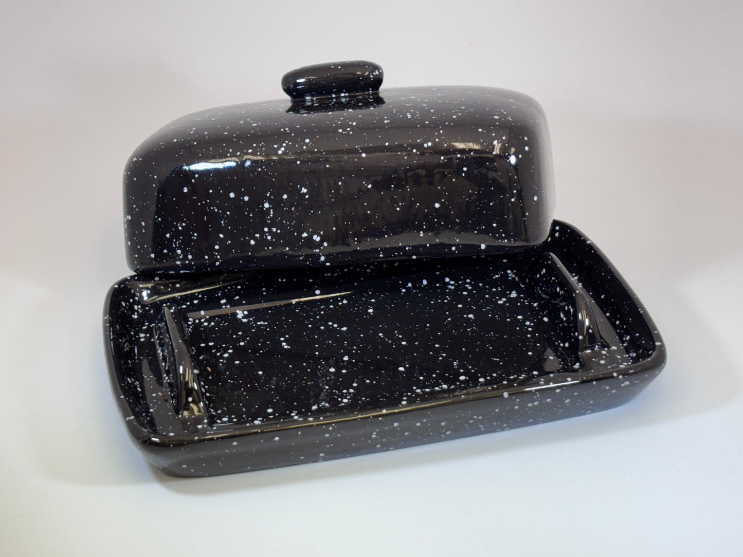 Butter Dish in Speckled Black