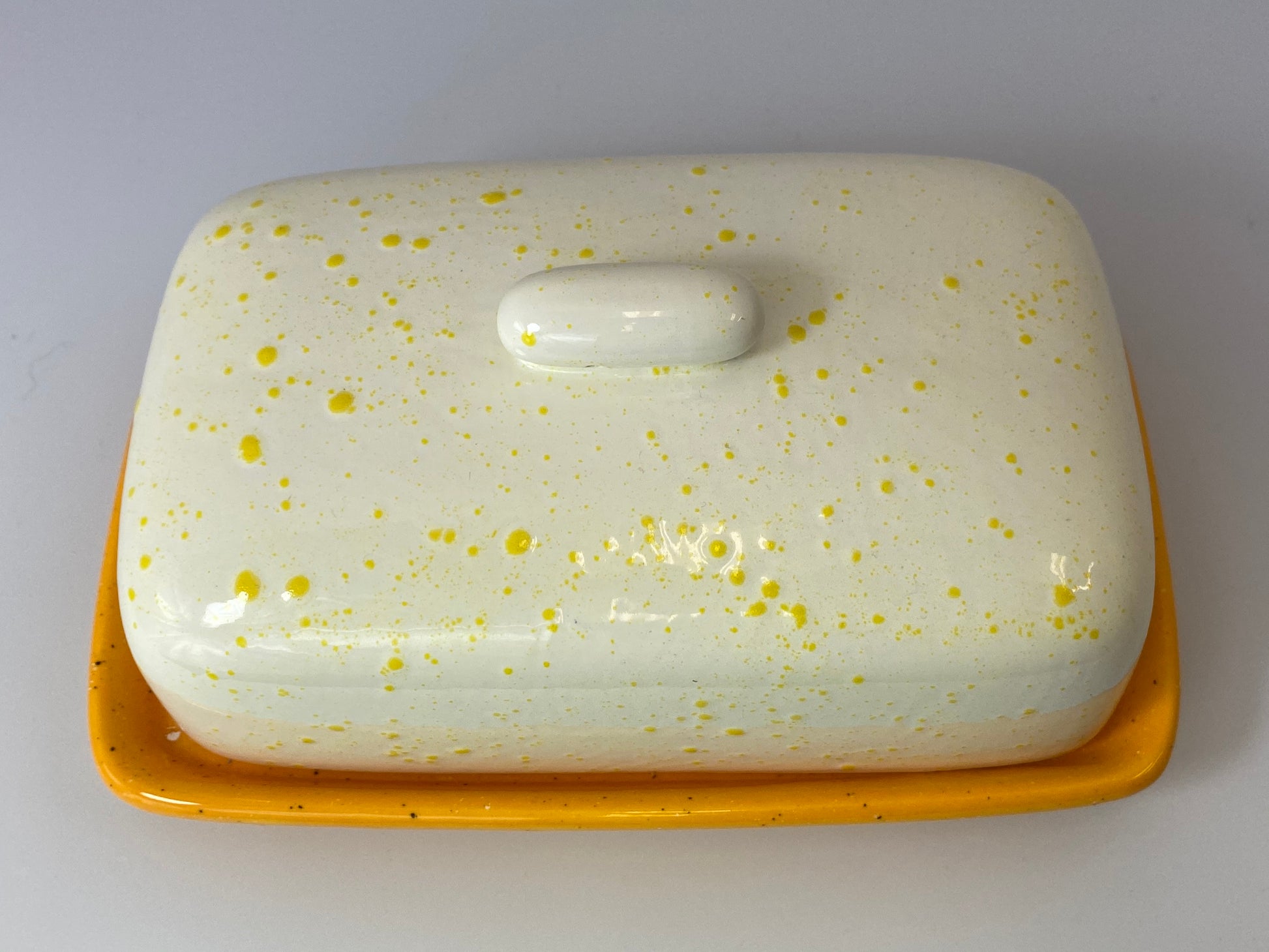 Butter Dish with White Lid Yellow Spots - PeterBowenArt